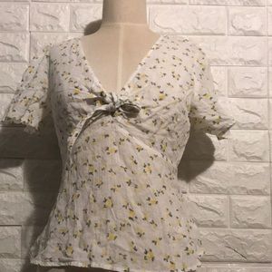 Abercrombie & Fitch Blouse 🍋 lemons